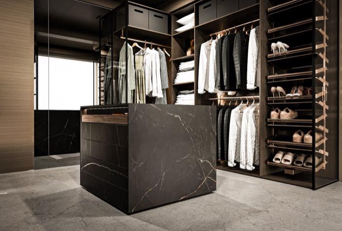 Дом в Екатеринбурге · Мастер-гардероб · 3